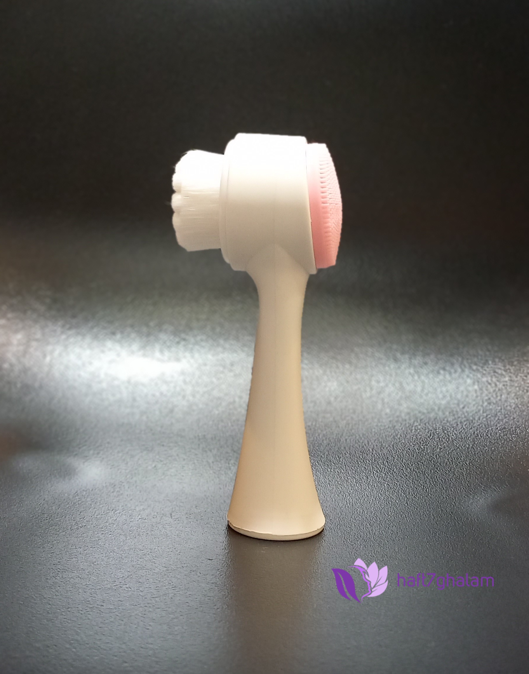 فیس براش دستی رنگ سفید صورتی